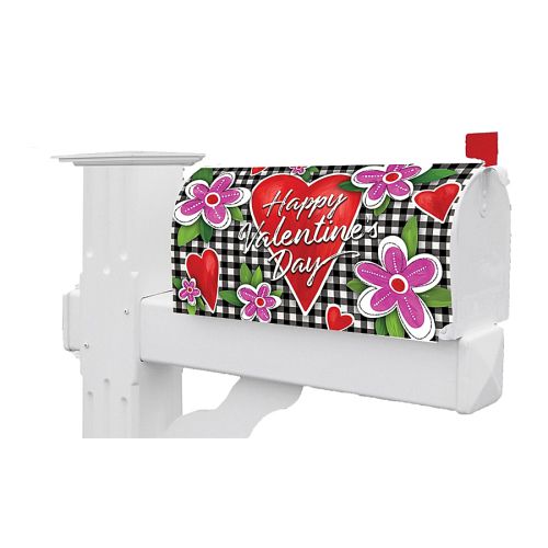 5345MM_Gingham-Valentine-Mailbox-Makeover-magnetic-Valentines-Day-mailbox-cover