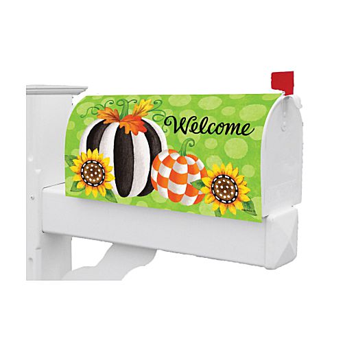 5470MM_Striped-Pumpkin-Mailbox-Makeover-Fall-welcome-mailbox-cover