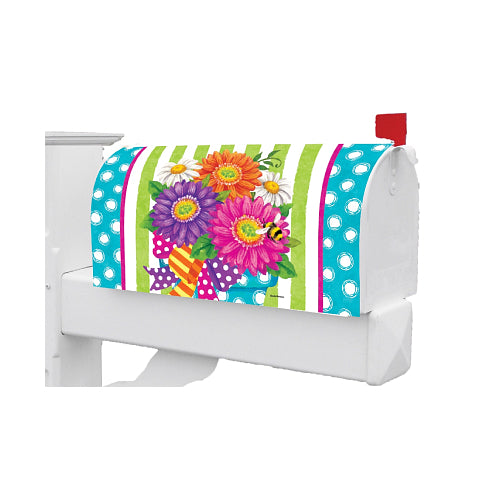 5610MM_Gerbera-Stripes-Mailbox-Makeover-daisy-mailbox-cover