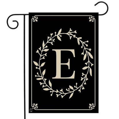 G00840E_Classic-Monogram-E-garden-size-monogram-flag-12-x-18