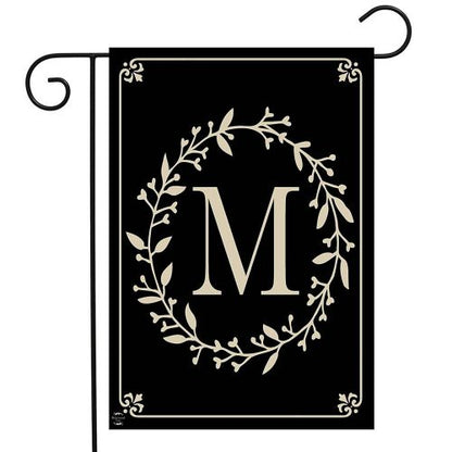 G00840M_Classic-Monogram-M-garden-size-monogram-flag-12-x-18